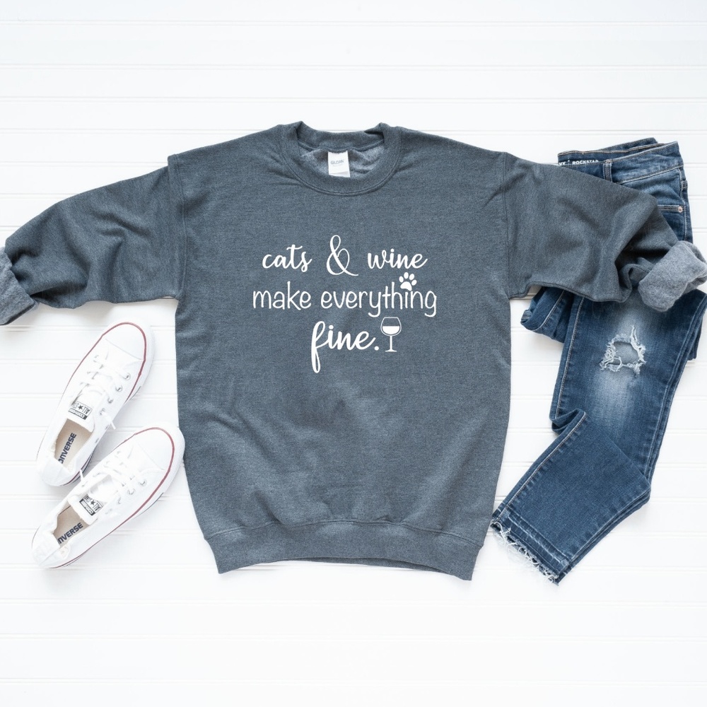 Funny Cat Mom Graphic Crewneck Sweatshirt Grey